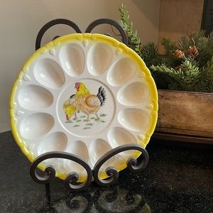 Original Artmark vintage deviled egg/decorative plate made in Japan 91/2” round